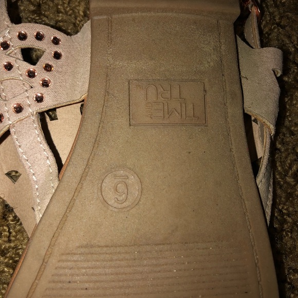 Sandals - Picture 4 of 4